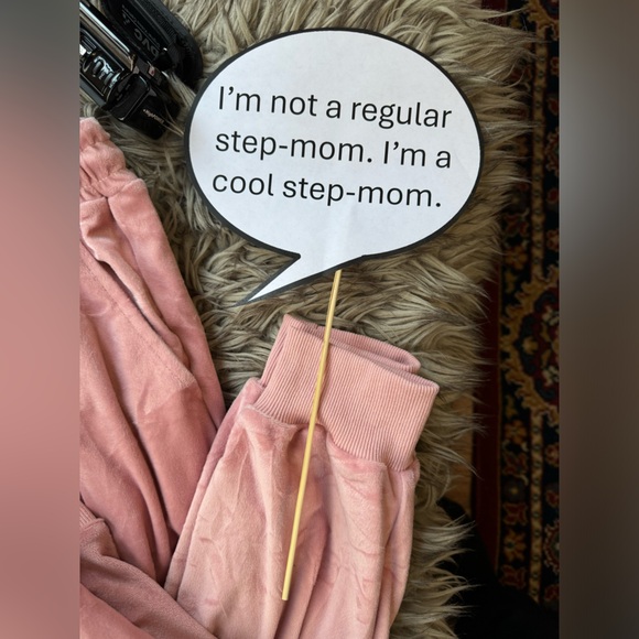 Mrs George Mean Girls Mom Halloween Costume - Picture 4 of 12